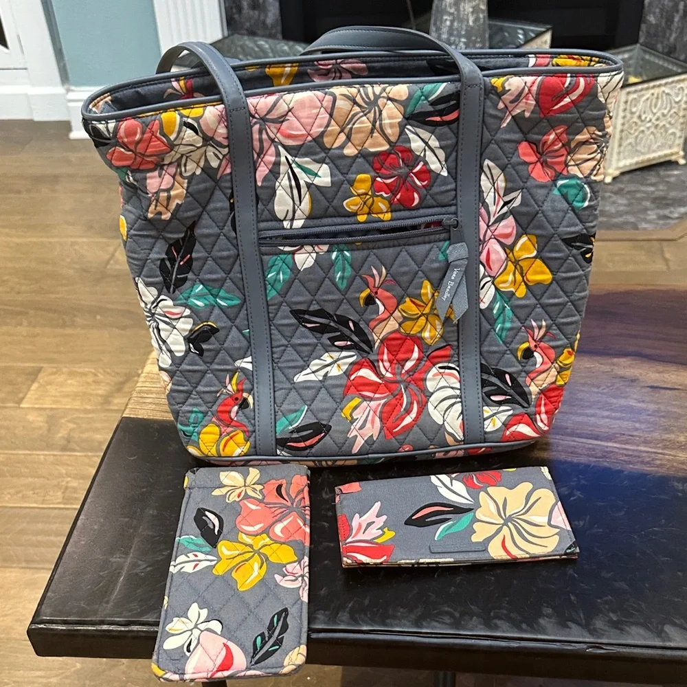 Floral Quilted Tote Bag Bundle- Gray - Picture 1 of 10